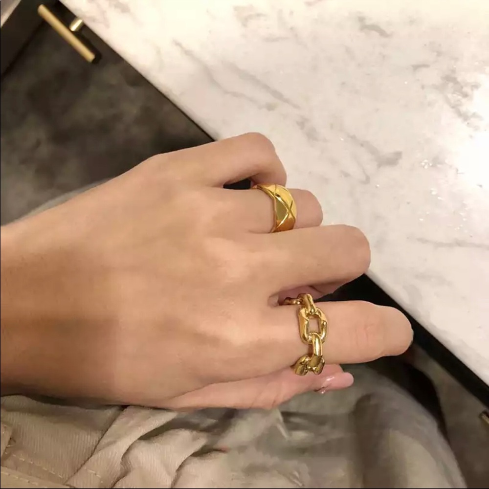 🌼 NWT- Gold Chunky Link Ring 🌼
